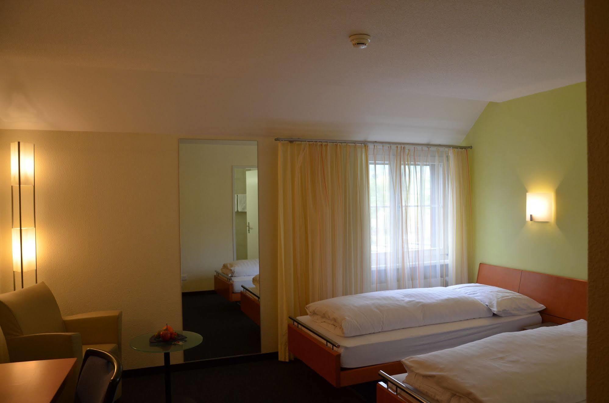 Hotel Urs Und Viktor Bettlach Zewnętrze zdjęcie