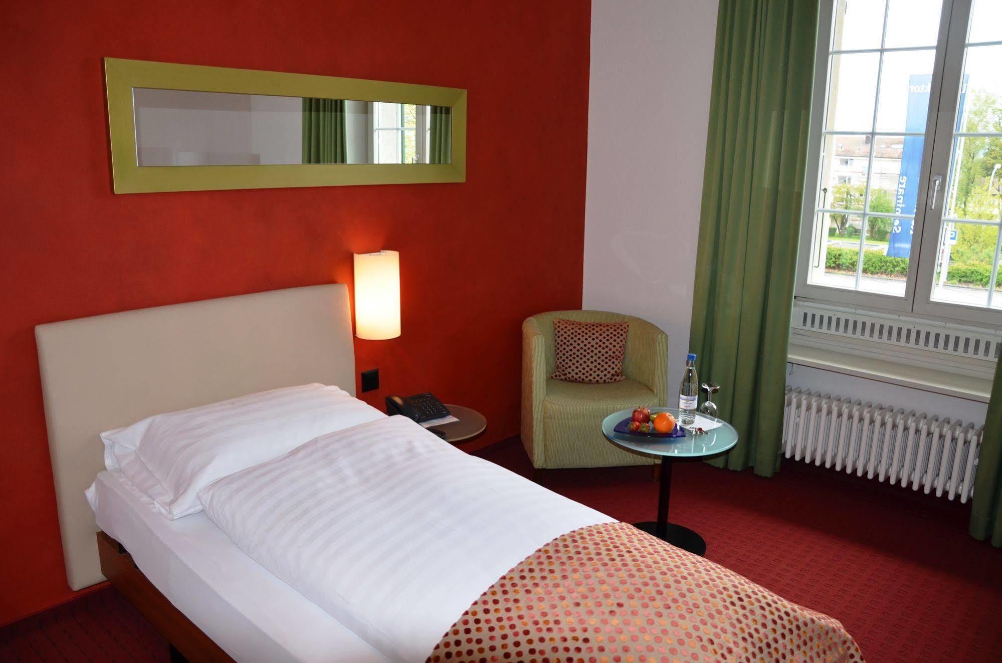 Hotel Urs Und Viktor Bettlach Zewnętrze zdjęcie